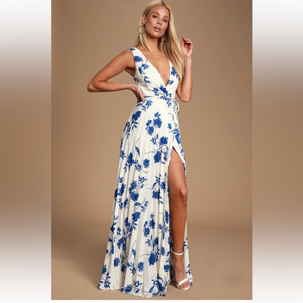 Lulu’s Lindsie Blue and White Floral Print Pleated Wrap Maxi Dress, XS